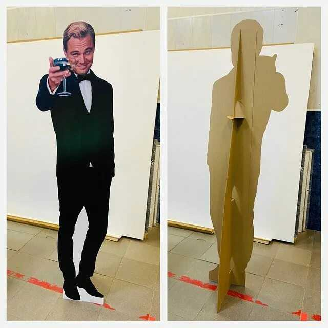 Ростовая фигура из картона